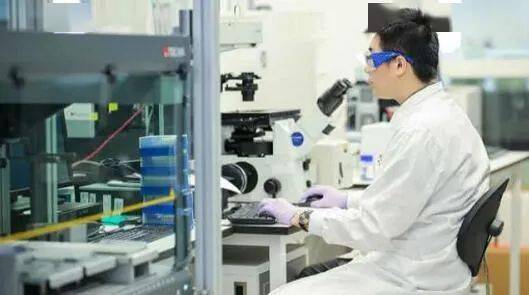 守護(hù)愛的記憶,從容面對(duì)阿爾茨海默癥 ad